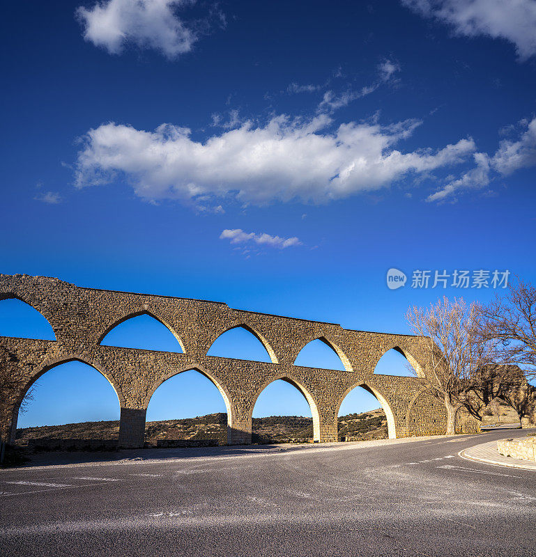 Santa Aqueduct Lucía arc in Morella at Maestrazgo Castellon西班牙